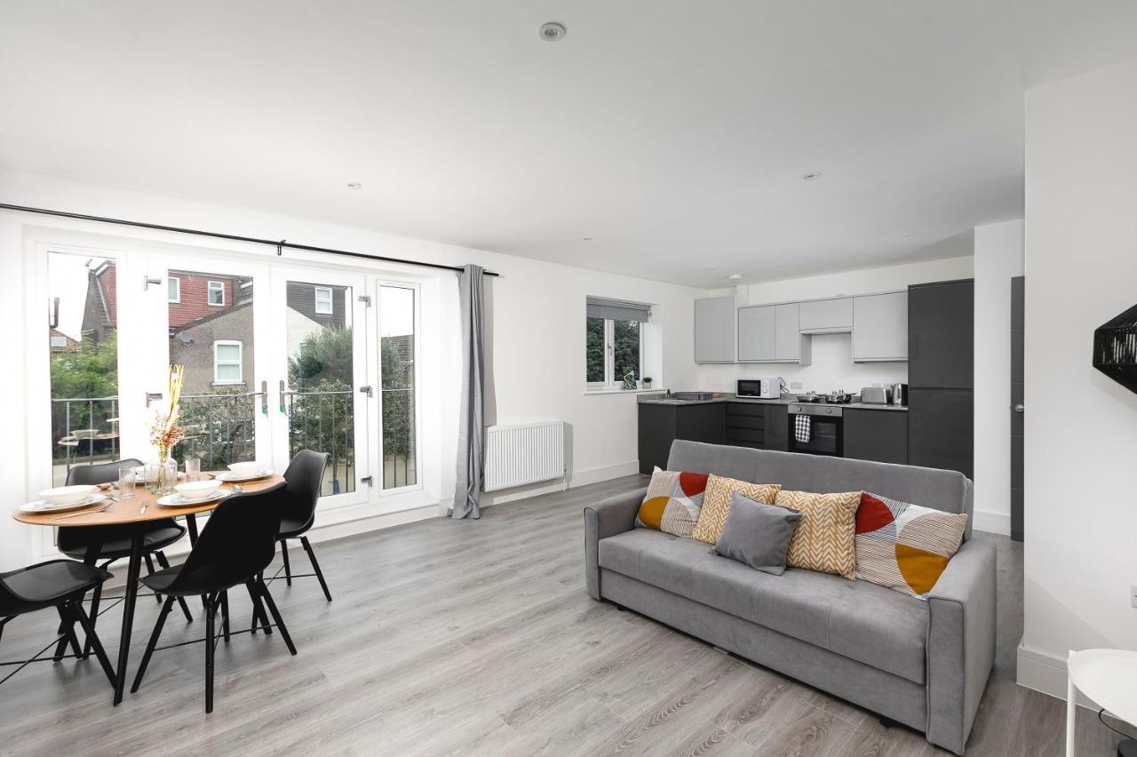 Skyvillion - London Enfield Chase Apartments With Parking & Wifi Kültér fotó