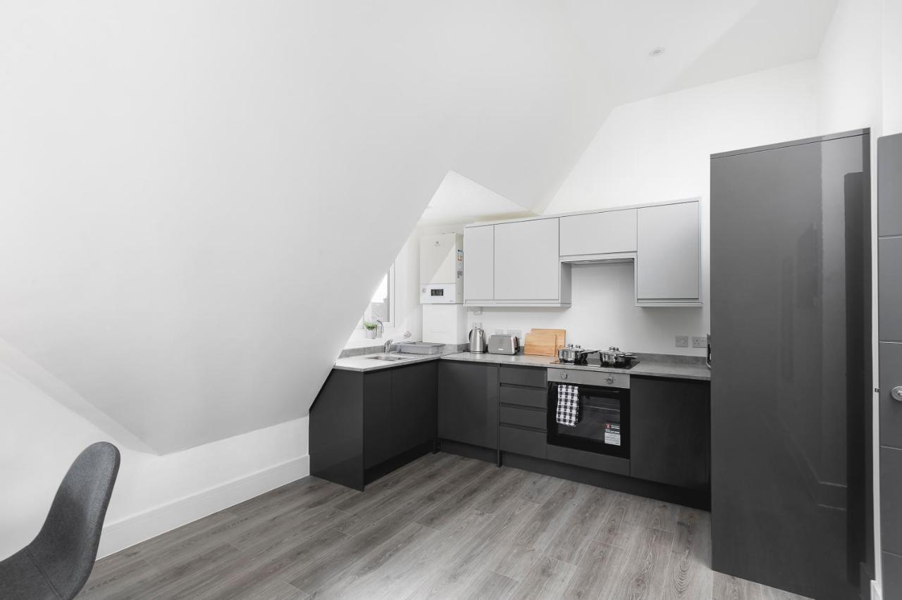 Skyvillion - London Enfield Chase Apartments With Parking & Wifi Kültér fotó