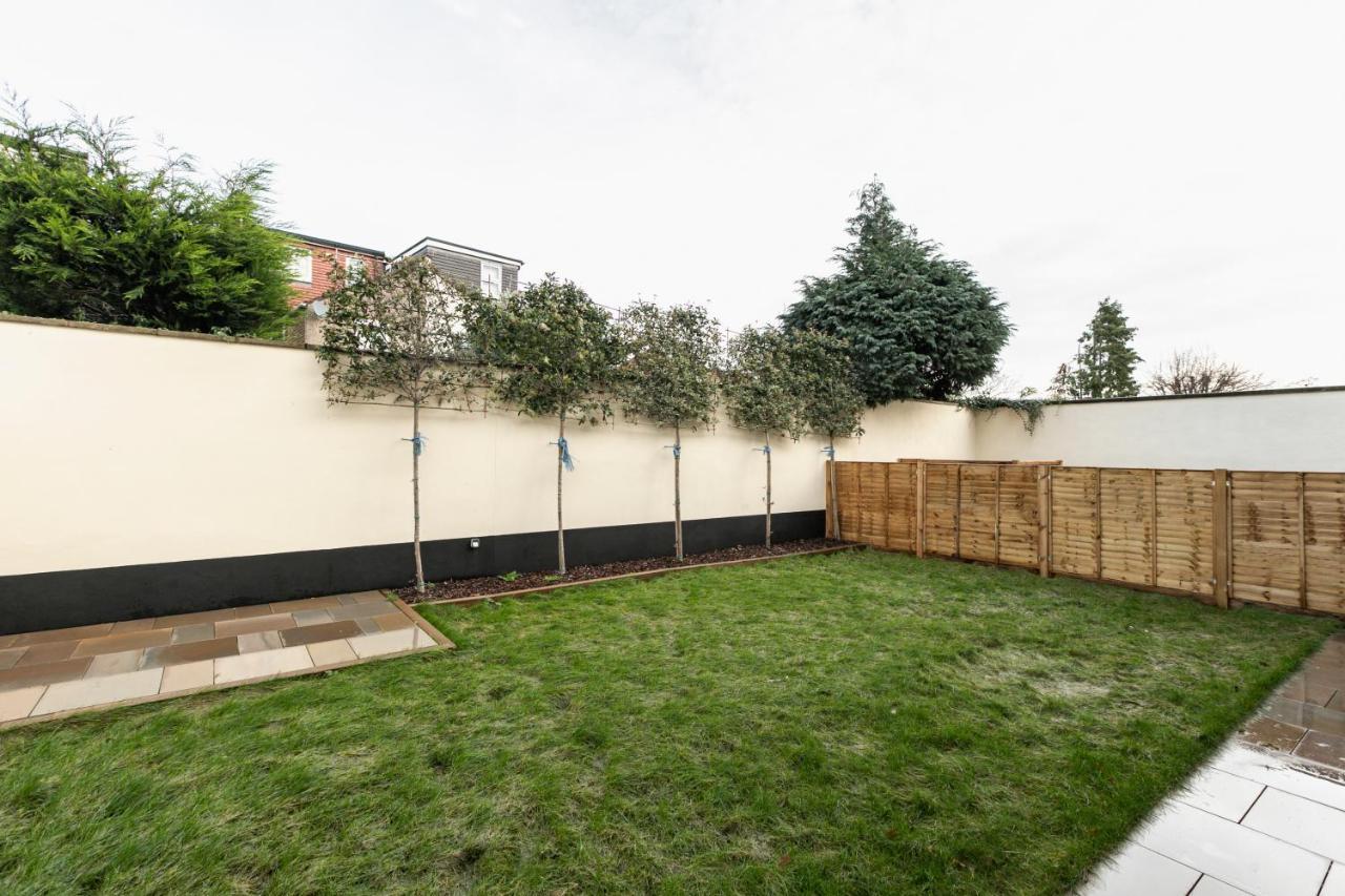 Skyvillion - London Enfield Chase Apartments With Parking & Wifi Kültér fotó
