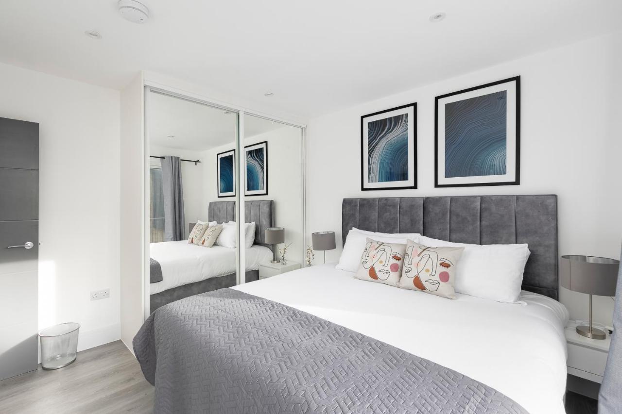Skyvillion - London Enfield Chase Apartments With Parking & Wifi Kültér fotó