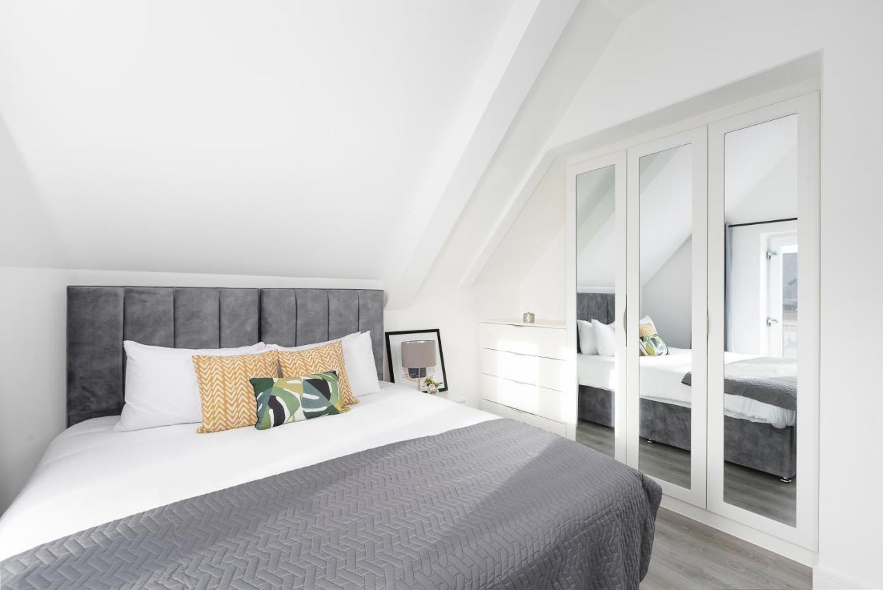 Skyvillion - London Enfield Chase Apartments With Parking & Wifi Kültér fotó