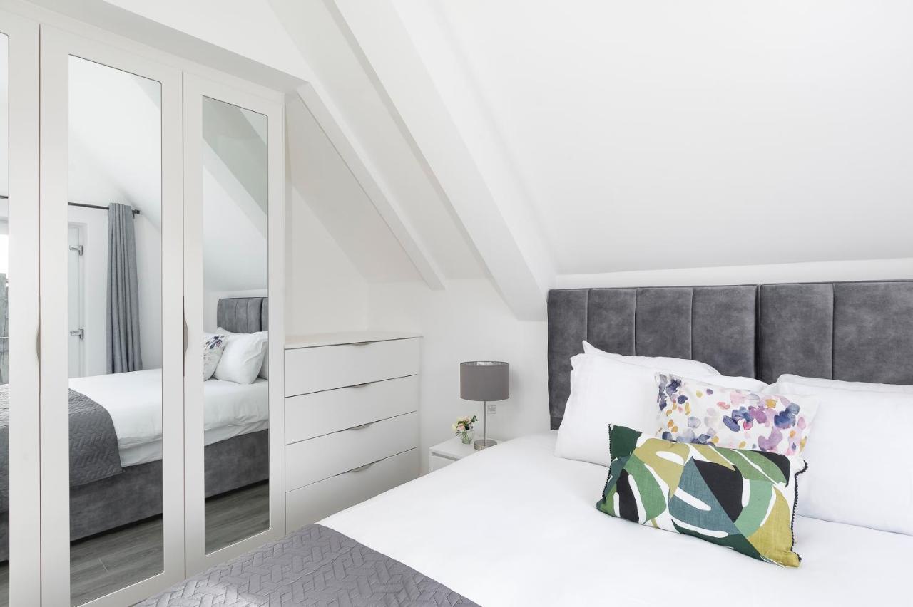 Skyvillion - London Enfield Chase Apartments With Parking & Wifi Kültér fotó