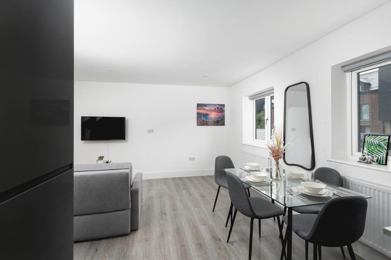 Skyvillion - London Enfield Chase Apartments With Parking & Wifi Kültér fotó