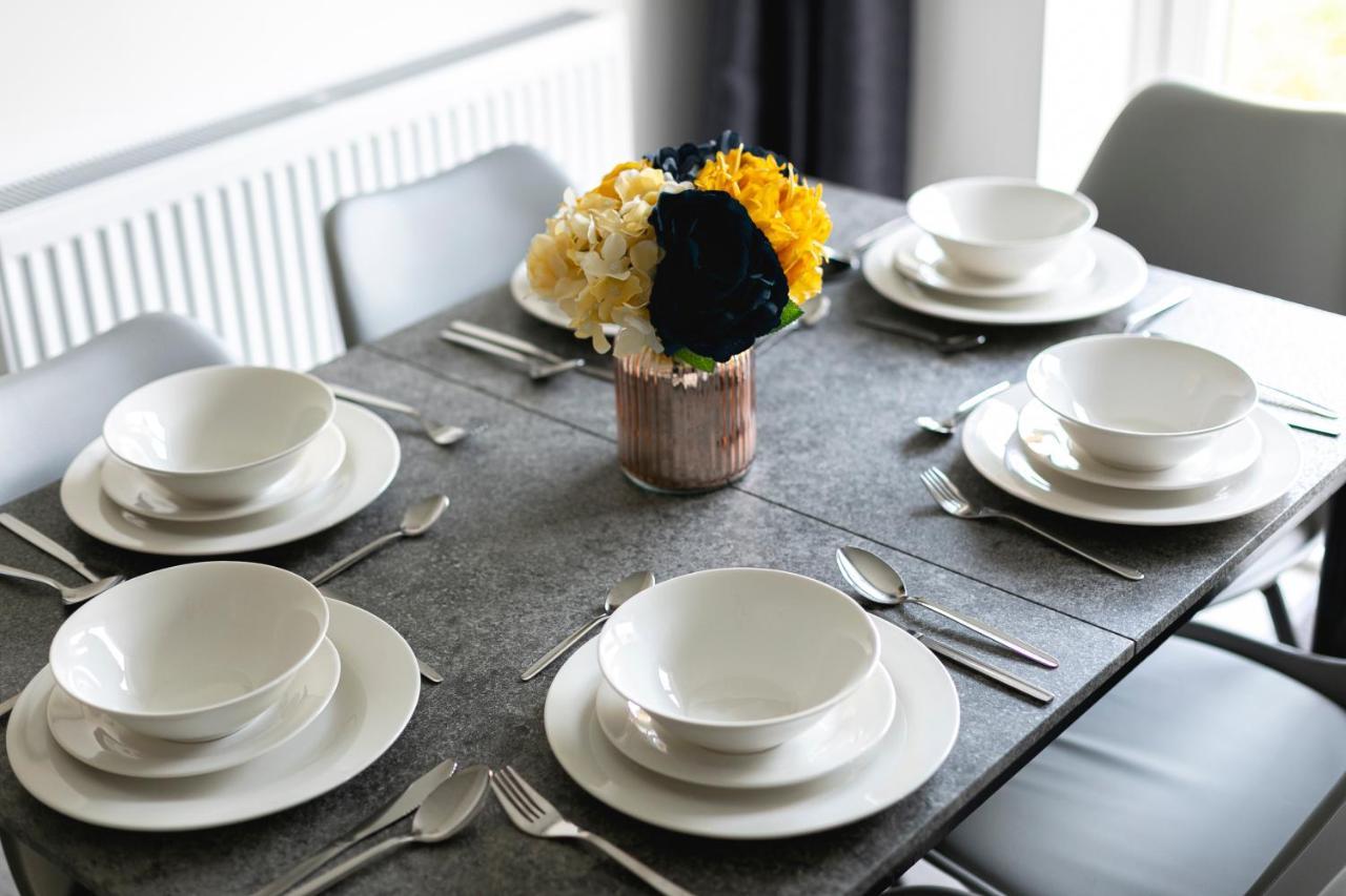 Skyvillion - London Enfield Chase Apartments With Parking & Wifi Kültér fotó