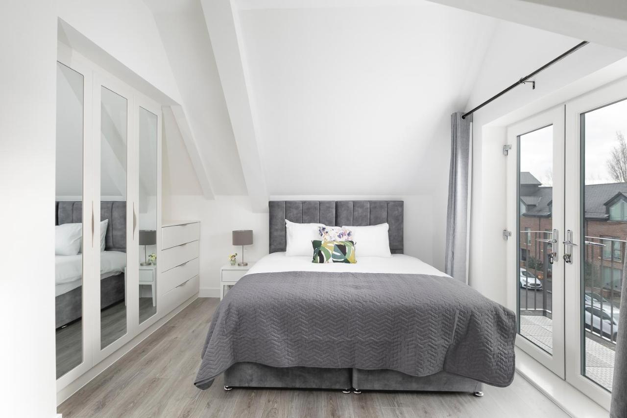 Skyvillion - London Enfield Chase Apartments With Parking & Wifi Kültér fotó