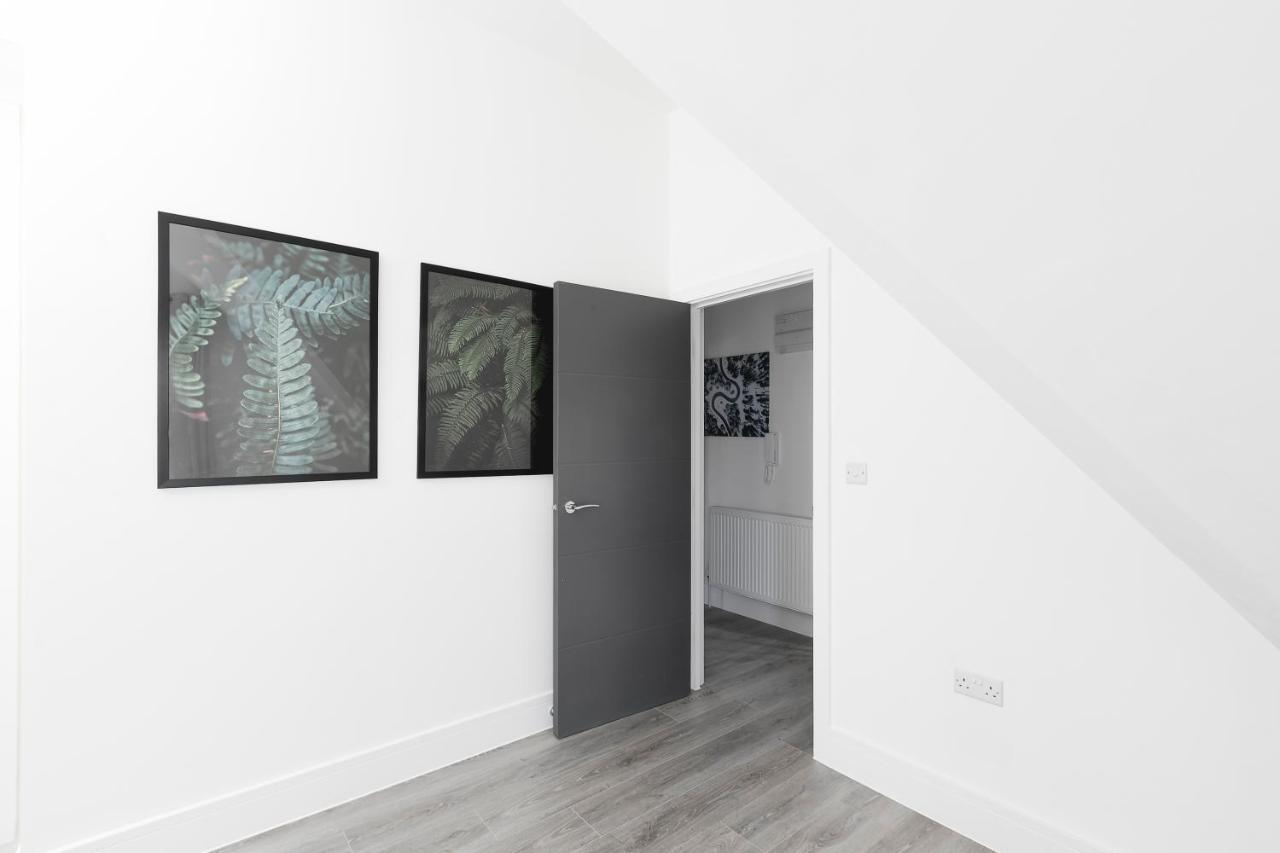 Skyvillion - London Enfield Chase Apartments With Parking & Wifi Kültér fotó
