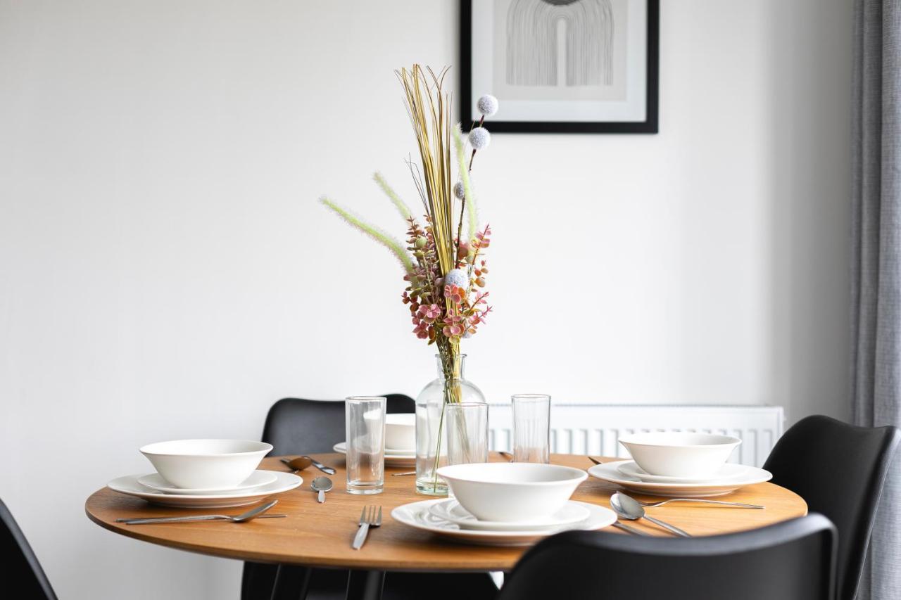 Skyvillion - London Enfield Chase Apartments With Parking & Wifi Kültér fotó