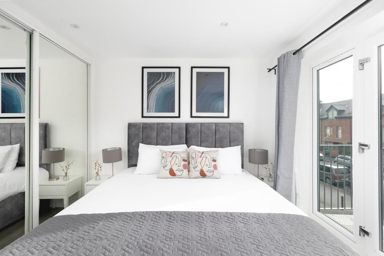 Skyvillion - London Enfield Chase Apartments With Parking & Wifi Kültér fotó
