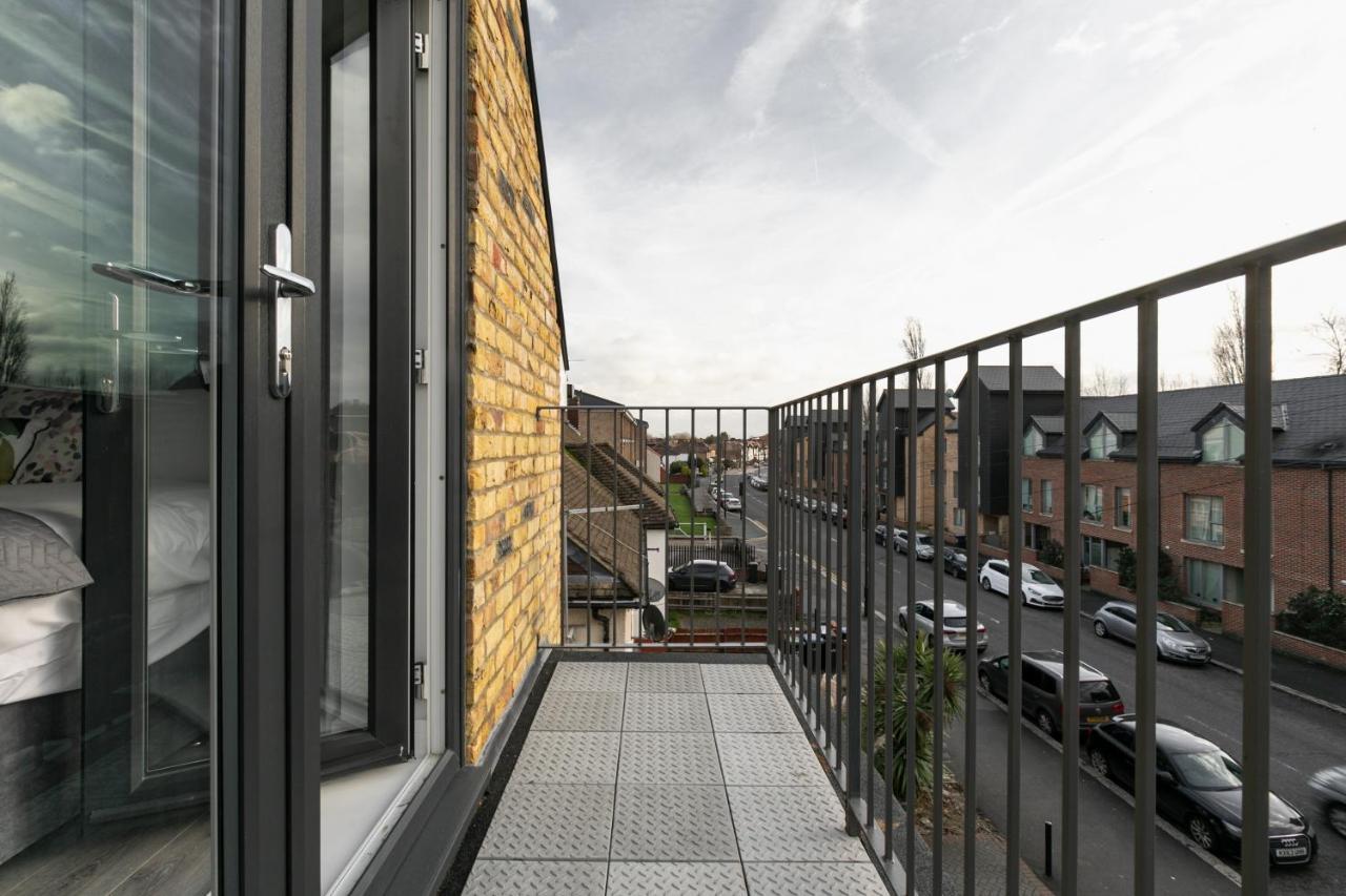 Skyvillion - London Enfield Chase Apartments With Parking & Wifi Kültér fotó