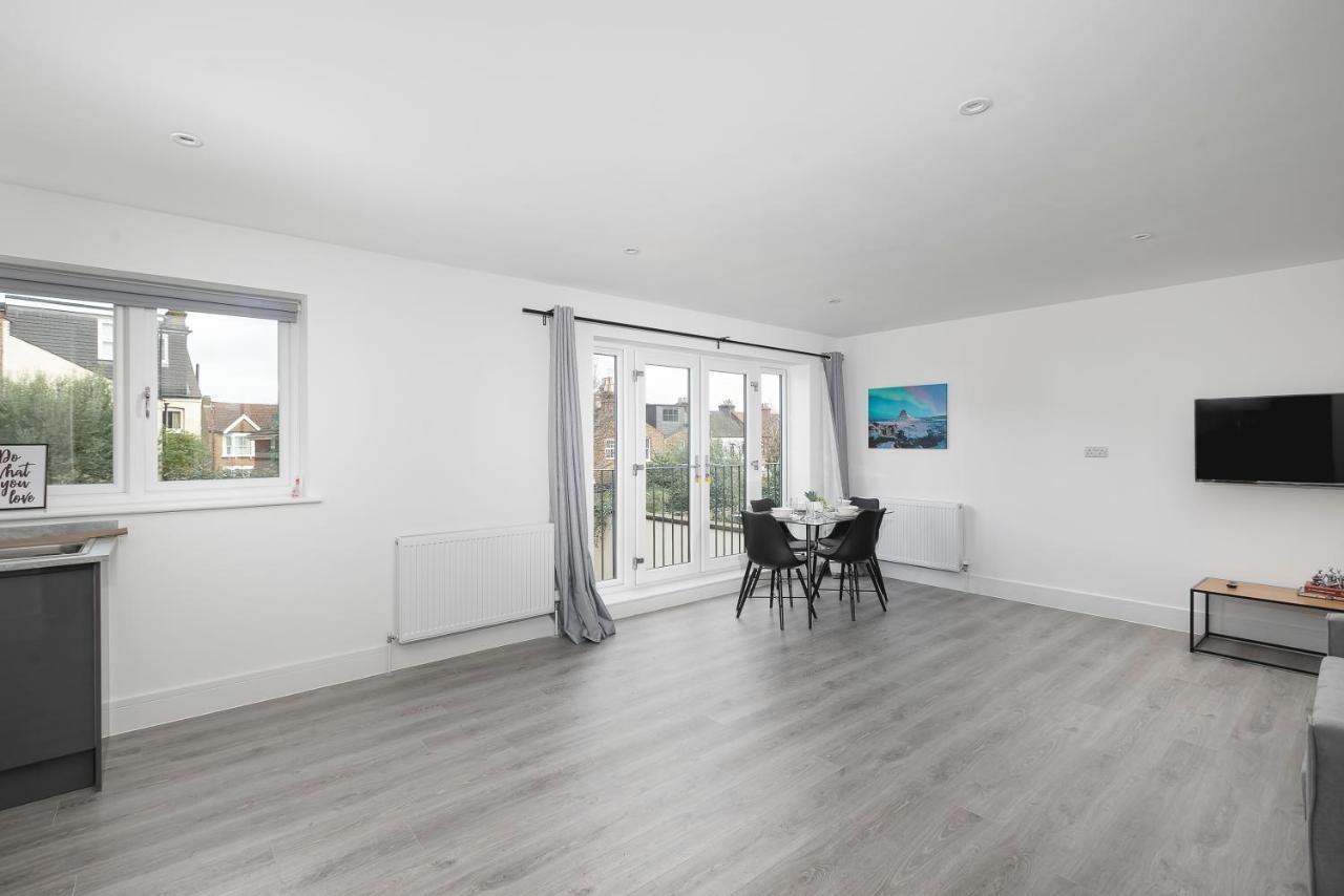 Skyvillion - London Enfield Chase Apartments With Parking & Wifi Kültér fotó