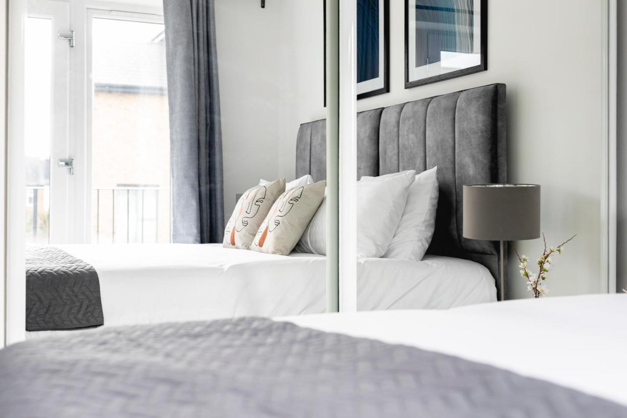 Skyvillion - London Enfield Chase Apartments With Parking & Wifi Kültér fotó