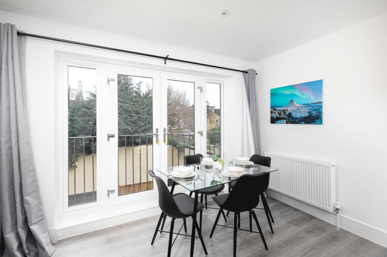 Skyvillion - London Enfield Chase Apartments With Parking & Wifi Kültér fotó