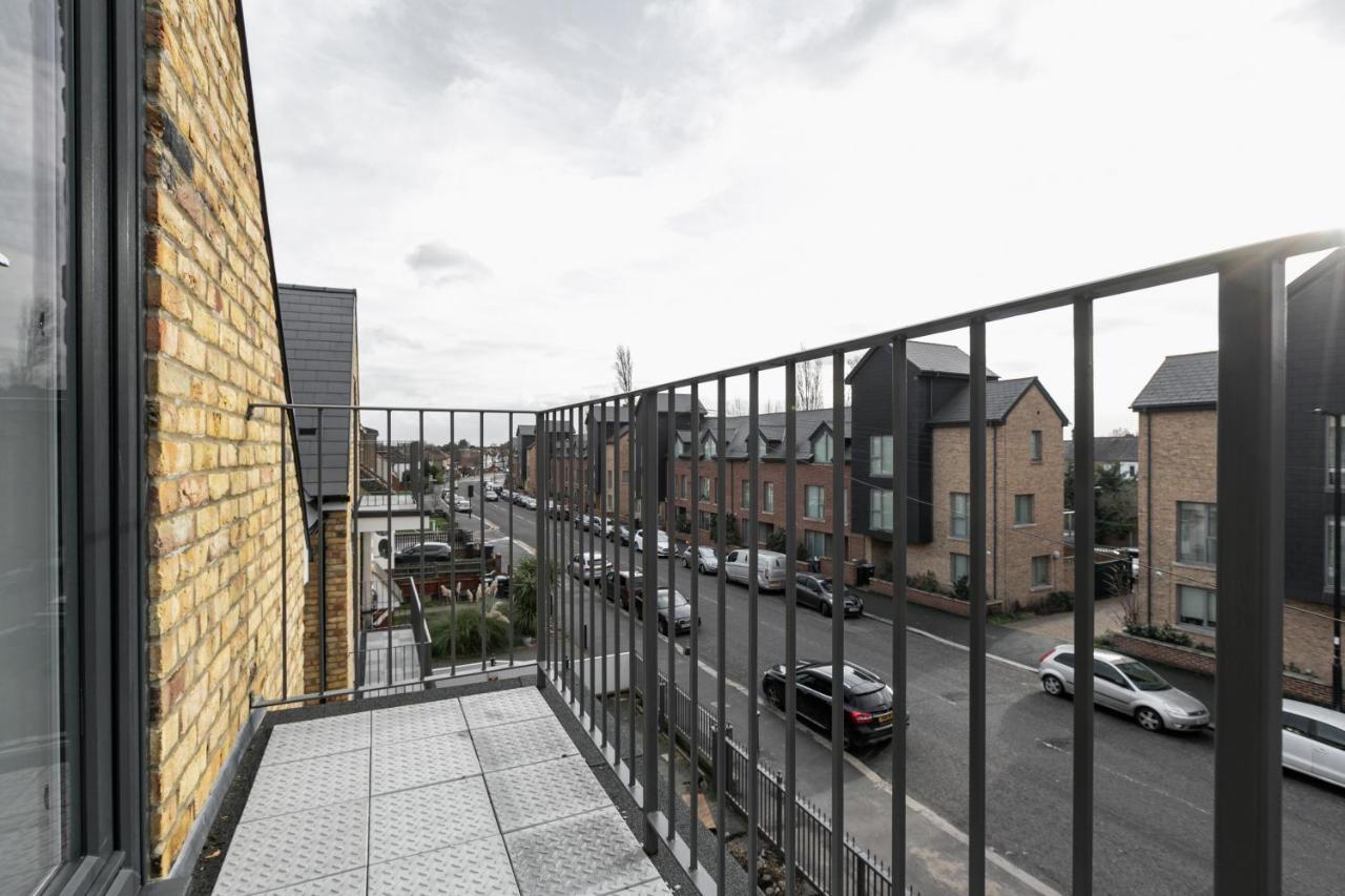 Skyvillion - London Enfield Chase Apartments With Parking & Wifi Kültér fotó
