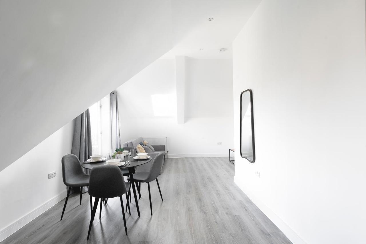 Skyvillion - London Enfield Chase Apartments With Parking & Wifi Kültér fotó