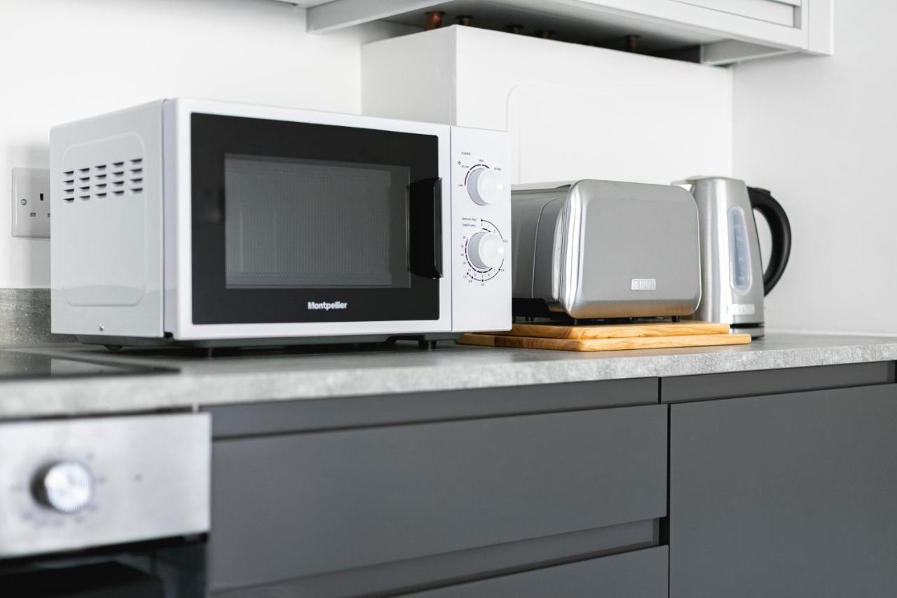 Skyvillion - London Enfield Chase Apartments With Parking & Wifi Kültér fotó