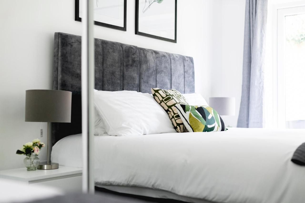 Skyvillion - London Enfield Chase Apartments With Parking & Wifi Kültér fotó
