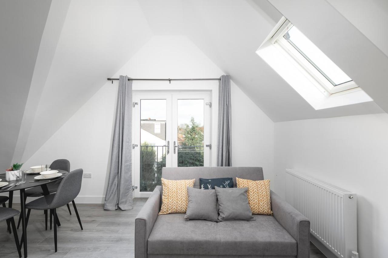 Skyvillion - London Enfield Chase Apartments With Parking & Wifi Kültér fotó