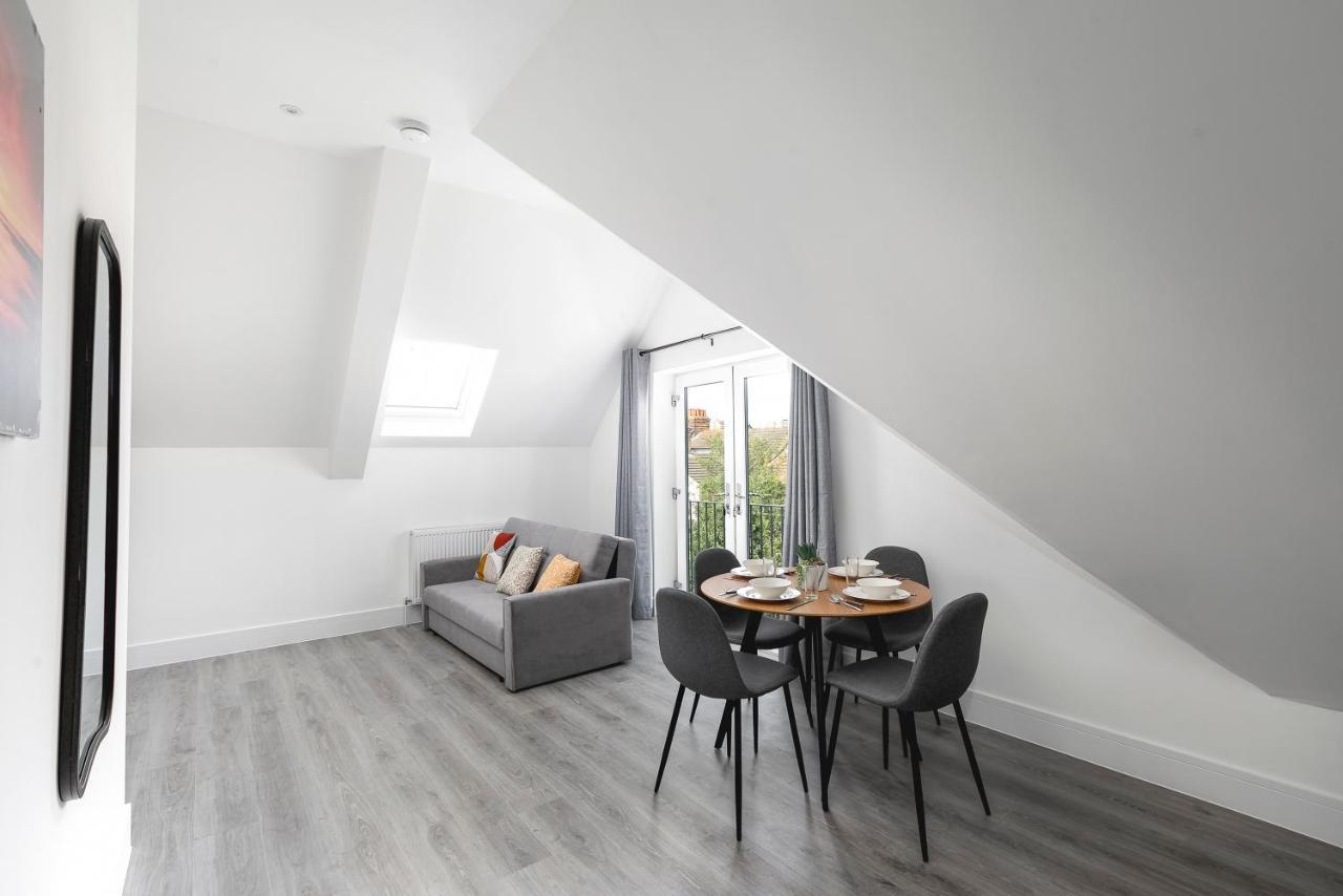 Skyvillion - London Enfield Chase Apartments With Parking & Wifi Kültér fotó