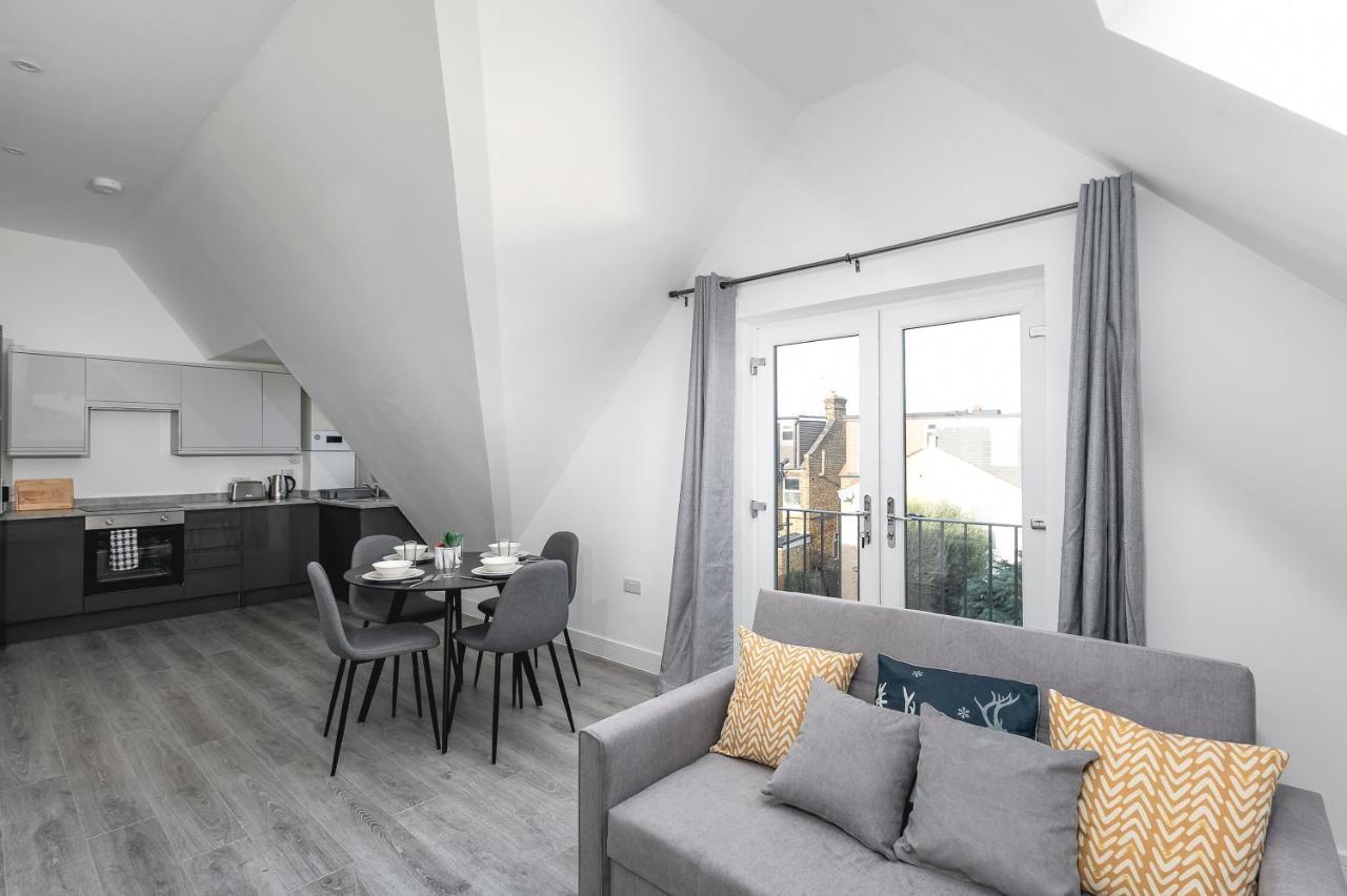 Skyvillion - London Enfield Chase Apartments With Parking & Wifi Kültér fotó