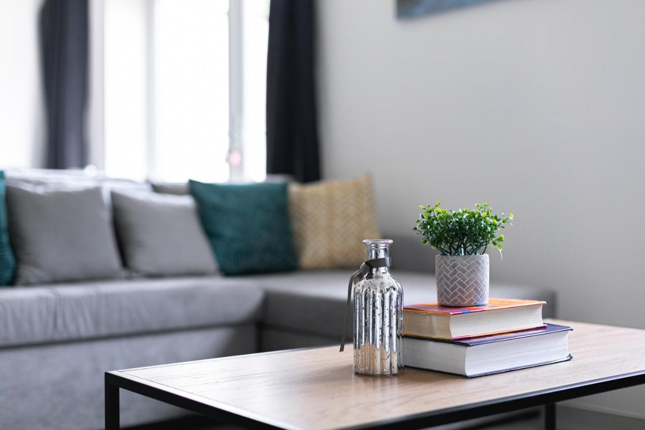 Skyvillion - London Enfield Chase Apartments With Parking & Wifi Kültér fotó