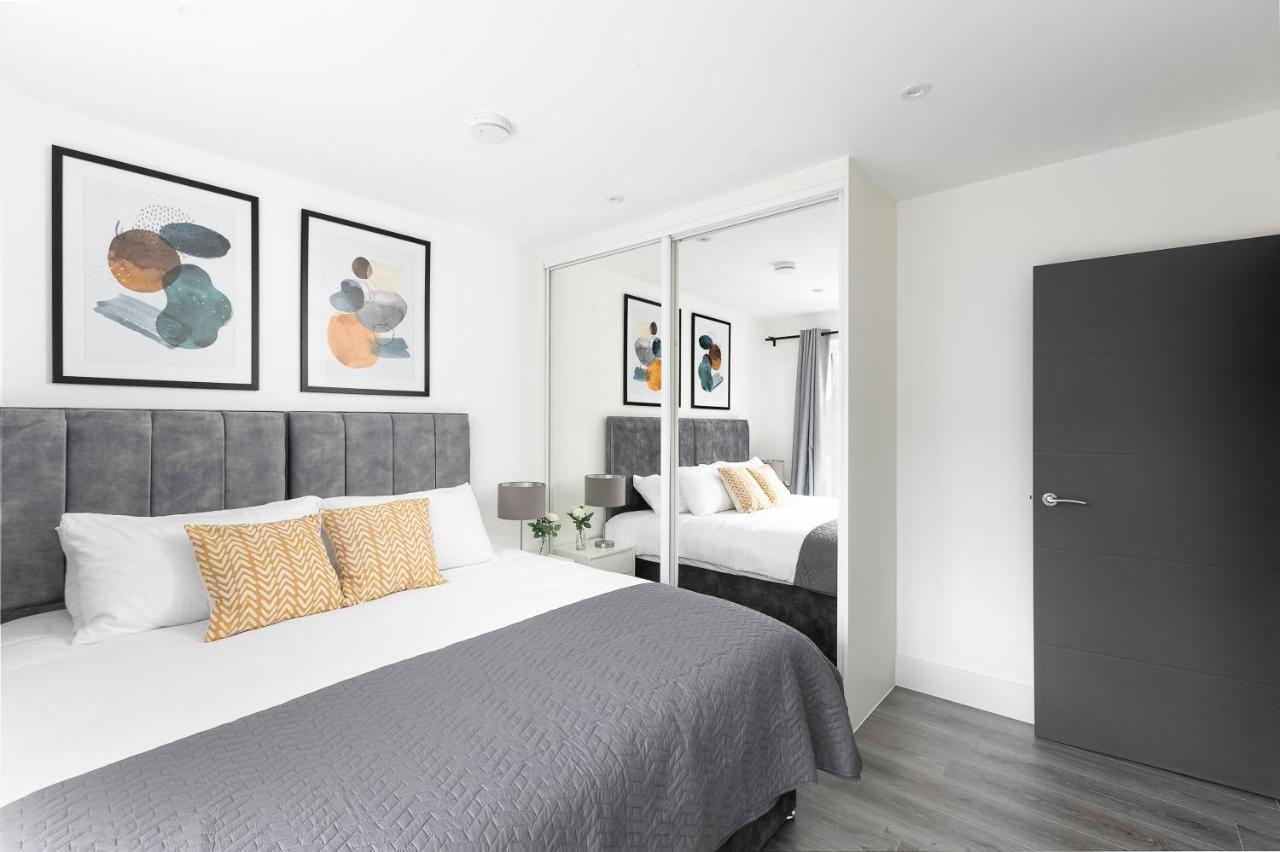 Skyvillion - London Enfield Chase Apartments With Parking & Wifi Kültér fotó