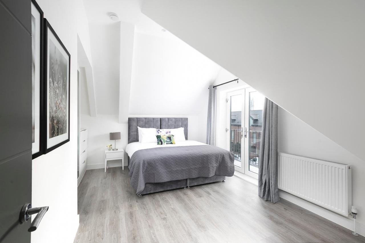 Skyvillion - London Enfield Chase Apartments With Parking & Wifi Kültér fotó